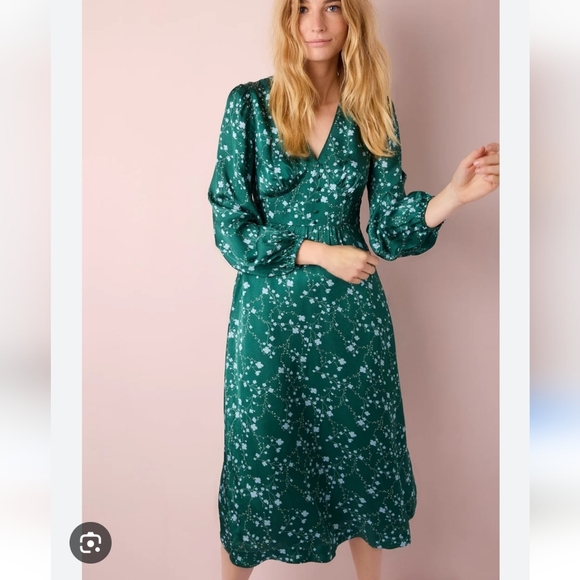 Wyse London shira blossom ditsy floral satin long sleeve maxi dress green 6 - Picture 1 of 14